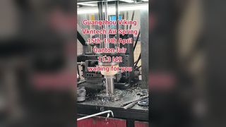 Comment couper le bord de la plaque supérieure du ressort pneumatique ?